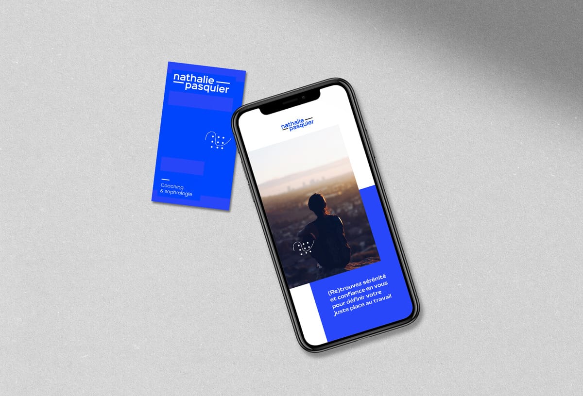 web-carte-mockup-nathalie-pasquier identité visuelle de Nathalie Pasquier en contexte